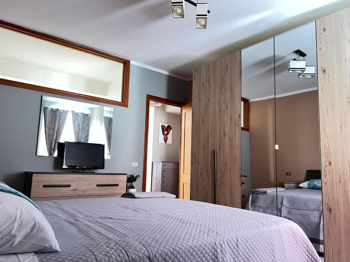 La Casa Di Wioletta Apartment Barcellona-Pozzo di Gotto Bagian luar foto
