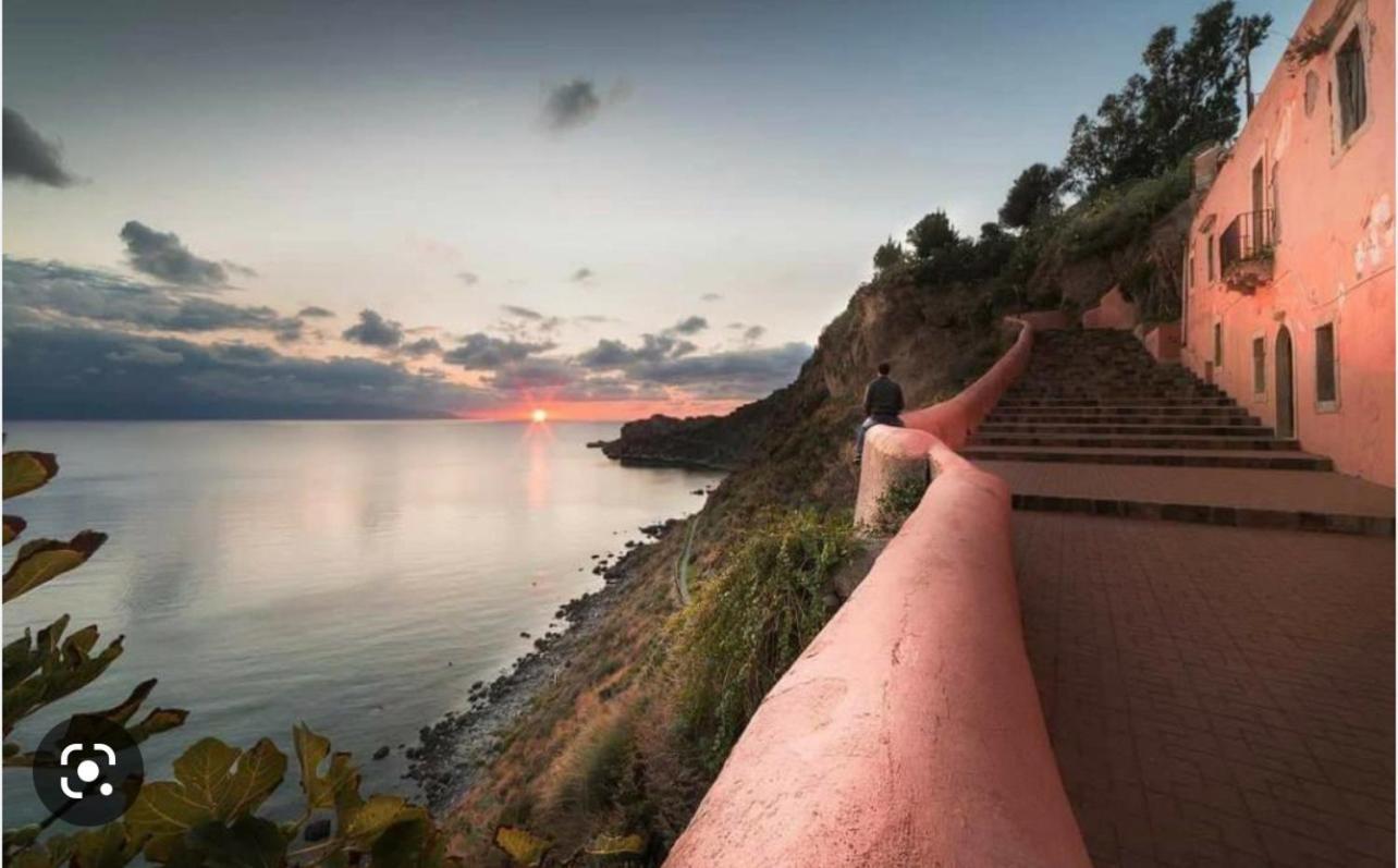 La Casa Di Wioletta Apartment Barcellona-Pozzo di Gotto Bagian luar foto