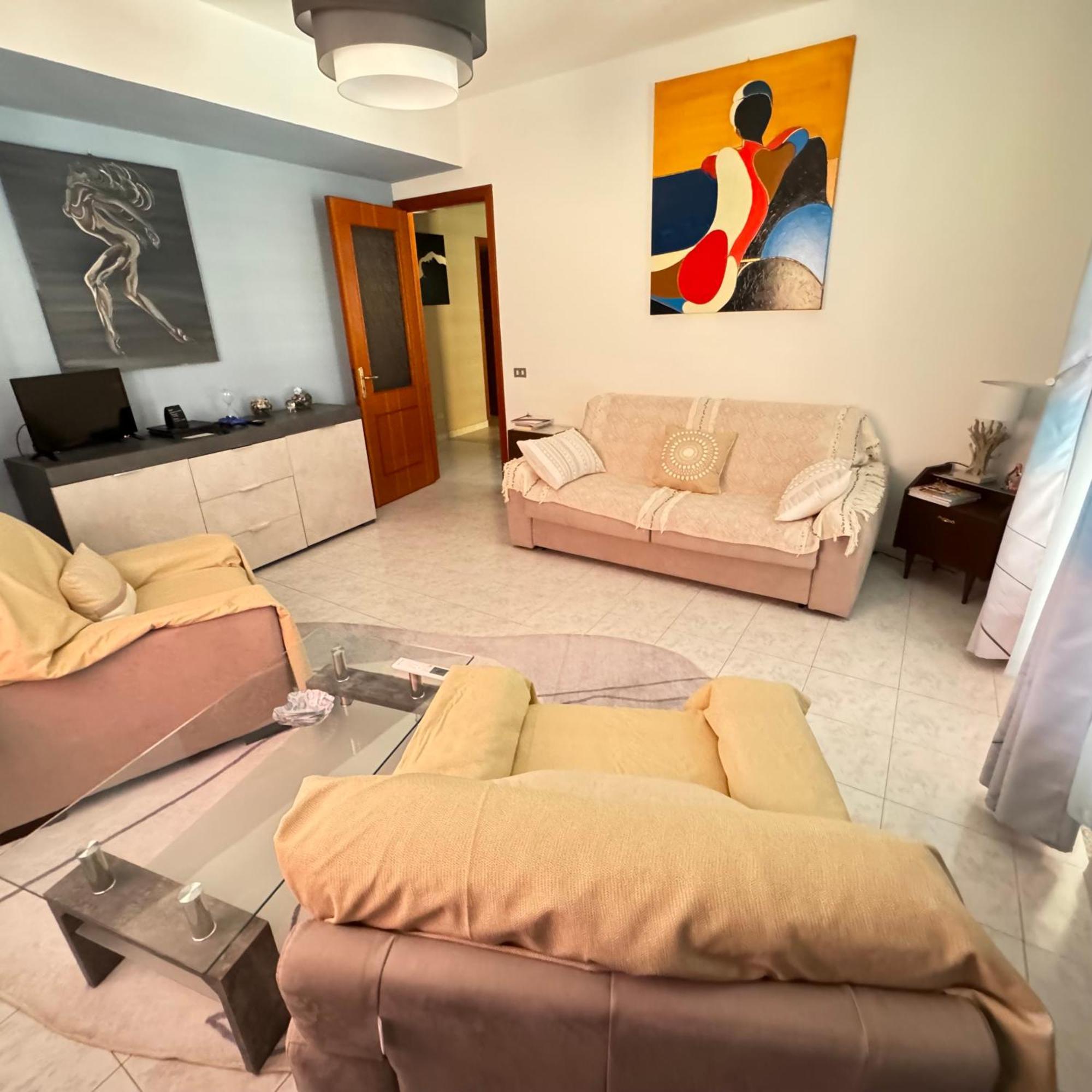 La Casa Di Wioletta Apartment Barcellona-Pozzo di Gotto Bagian luar foto