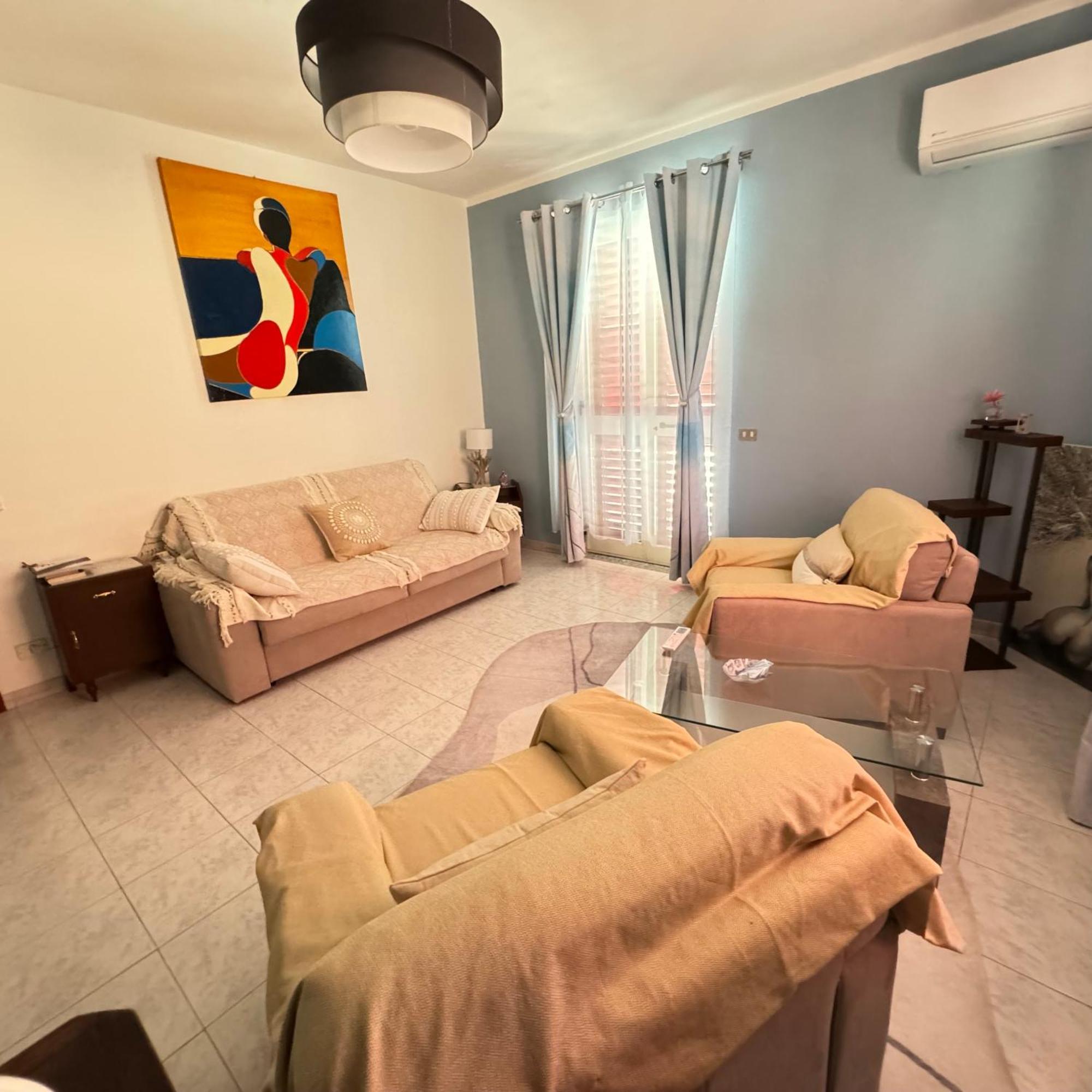 La Casa Di Wioletta Apartment Barcellona-Pozzo di Gotto Bagian luar foto